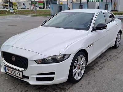 Gebraucht Jaguar XE Prestige 179 PS (131 kW) 2017 Weiß Limousine