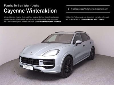 Hellgrau metallic Gebraucht 2024 Porsche Cayenne SUV | € 119.900
