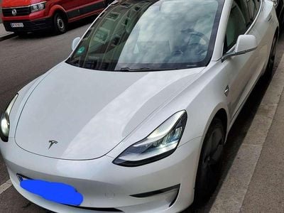 Weiß Gebraucht 2019 Tesla Model 3 Long Range AWD Limousine | € 22.500 (Etwas zu teuer)