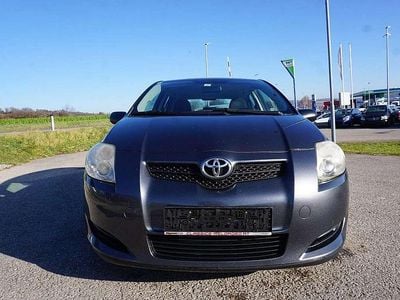 Grau Gebraucht 2009 Toyota Auris Limousine | € 2.390 (Guter Preis)