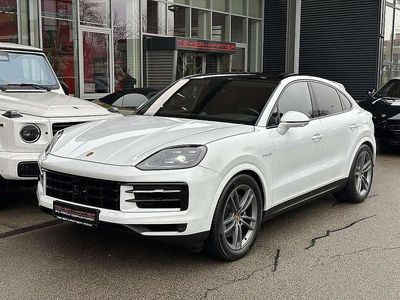 Weiß Gebraucht 2023 Porsche Cayenne Coupe Coupé | € 99.990