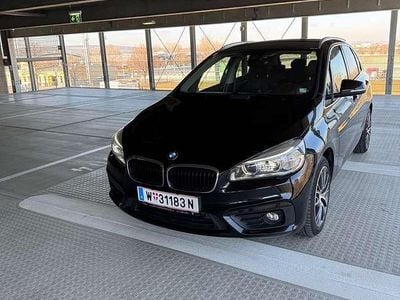 Schwarz Gebraucht 2014 BMW 218 Kombi | € 7.000