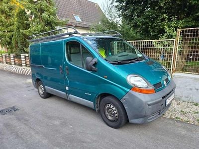 Grün Gebraucht 2006 Renault Trafic Van / Kleinbus | € 1.800