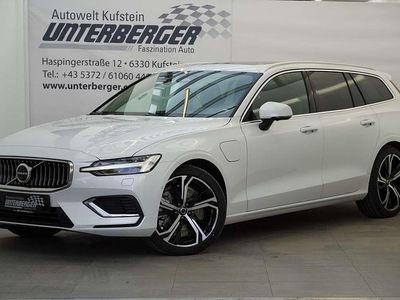 Weiß Gebraucht 2024 Volvo V60 Plus Kombi | € 49.900