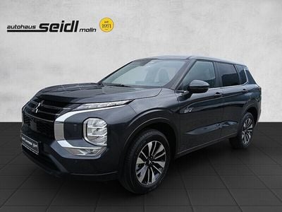 Grau Neu 2025 Mitsubishi Outlander P-HEV Invite SUV | € 51.390
