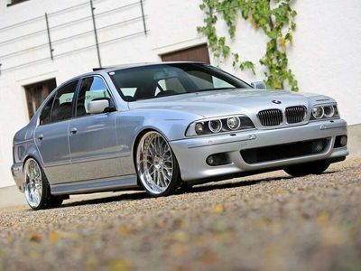 BMW 523