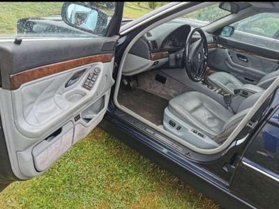 Blau Gebraucht 1995 BMW 730 Limousine | € 7.000
