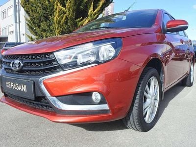 Gebraucht Lada Vesta 106 PS (77 kW) 2018 Rot Limousine