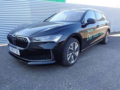 Schwarz metallic Gebraucht 2024 Skoda Superb Selection Kombi | € 48.990