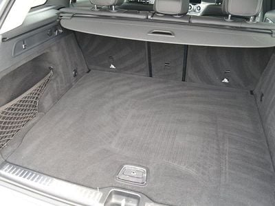 Grau Gebraucht 2020 Mercedes GLC200 SUV | € 38.930 (Fairer Preis)