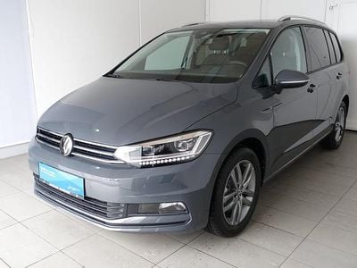 Mittelgrau metallic Neu 2025 VW Touran Van / Kleinbus | € 45.990 (Etwas zu teuer)