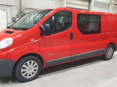Gebraucht Renault Trafic 114 PS (83 kW) 2014 Rot Van / Kleinbus