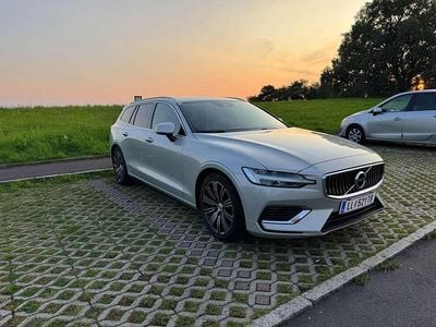 Silber Gebraucht 2020 Volvo V60 Inscription Kombi | € 31.900 (Etwas zu teuer)