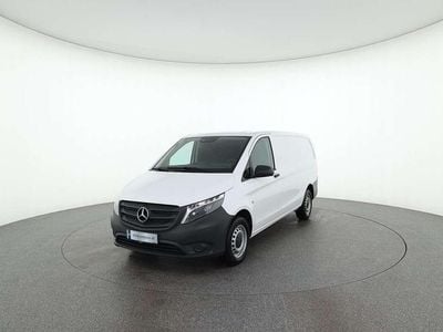Weiß Gebraucht 2023 Mercedes Vito Van / Kleinbus | € 40.788 (Guter Preis)