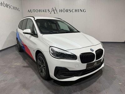 Weiß Gebraucht 2019 BMW 216 Performance Kombi | € 11.999