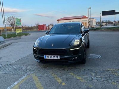 Porsche Macan S