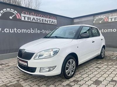 Weiß Gebraucht 2015 Skoda Fabia Active Kleinwagen | € 5.990 (Fairer Preis)