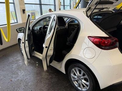 Weiß Gebraucht 2021 Mazda 2 Takumi-Line Limousine | € 15.000 (Fairer Preis)