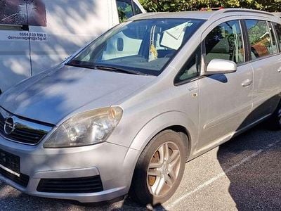 Grau Gebraucht 2007 Opel Zafira Van / Kleinbus | € 1.000 (Etwas zu teuer)