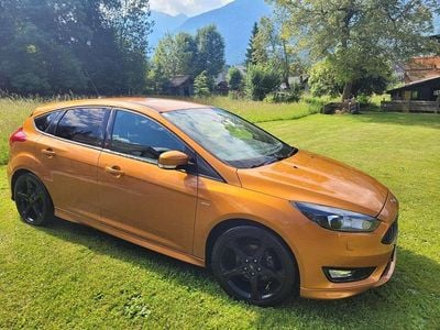 Orange Gebraucht 2017 Ford Focus ST-Line Limousine | € 10.990 (Fairer Preis)