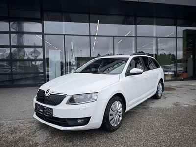 Weiß Gebraucht 2016 Skoda Octavia G-TEC Ambition Kombi | € 9.900