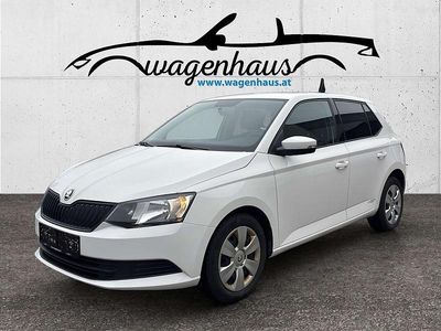 Weiß Gebraucht 2017 Skoda Fabia Active Limousine | € 9.490