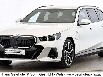 Mineralweiß metallic Gebraucht 2025 BMW 530e Shadowline Kombi | € 64.980