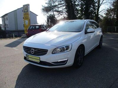 Gebraucht Volvo V60 150 PS (110 kW) 2016 Weiß Kombi
