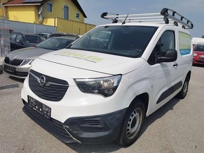 Weiß Gebraucht 2022 Opel Combo Enjoy Van / Kleinbus | € 8.290