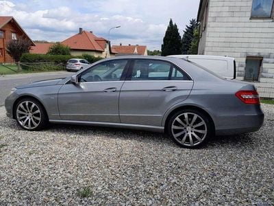 Mercedes E200
