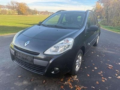 Schwarz Gebraucht 2011 Renault Clio II Limousine | € 2.800 (Etwas zu teuer)
