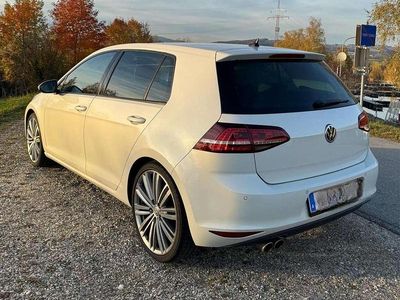Weiß Gebraucht 2013 VW Golf VII Highline Limousine | € 9.900 (Fairer Preis)