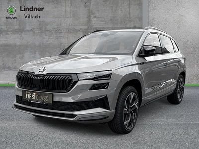 Mittelgrau normal Neu 2025 Skoda Karoq SportLine SUV | € 45.490 (Fairer Preis)