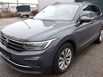 Gebraucht VW Tiguan Life 150 PS (110 kW) 2022 Grau SUV