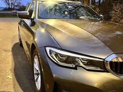 Gebraucht BMW 318 Sport Line 150 PS (110 kW) 2021 Grau Kombi