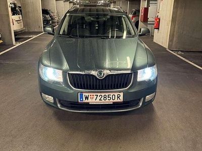 Gebraucht Skoda Superb Elegance 140 PS (102 kW) 2013 Kombi