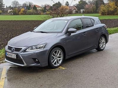 Gebraucht Lexus CT200h Executive Line 99 PS (72 kW) 2016 Grau Limousine