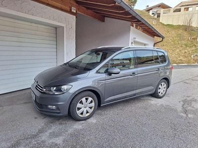 Grau Gebraucht 2017 VW Touran Comfortline Van / Kleinbus | € 16.290 (Guter Preis)