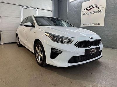 Weiß Gebraucht 2022 Kia Ceed Kleinwagen | € 13.990 (Guter Preis)