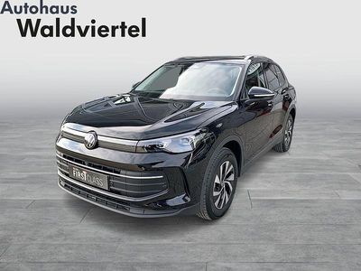 Schwarz metallic Neu 2025 VW Tiguan SUV | € 45.950 (Fairer Preis)