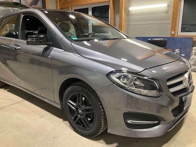 Grau Gebraucht 2017 Mercedes 180 Limousine | € 9.350 (Guter Preis)