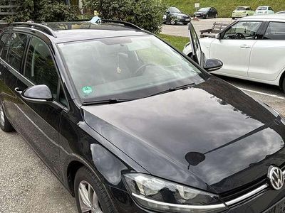 Gebraucht VW Golf VII Comfortline 116 PS (85 kW) 2020 Schwarz Kombi