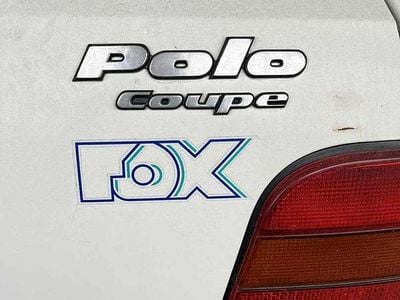 Weiß Gebraucht 1994 VW Polo Coupé | € 2.500