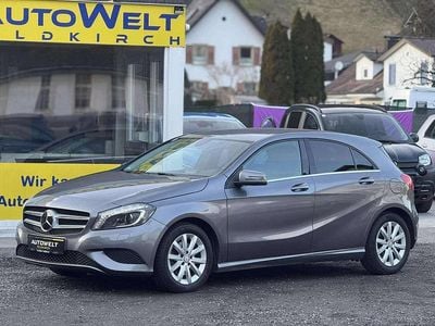 Gebraucht Mercedes A180 122 PS (89 kW) 2015 Grau Kleinwagen