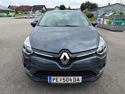 Grau Gebraucht 2019 Renault Clio IV LIMITED Limousine | € 12.000 (Etwas zu teuer)