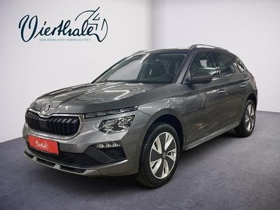 Mittelgrau metallic Neu 2026 Skoda Kamiq Selection SUV | € 33.360 (Teuer)