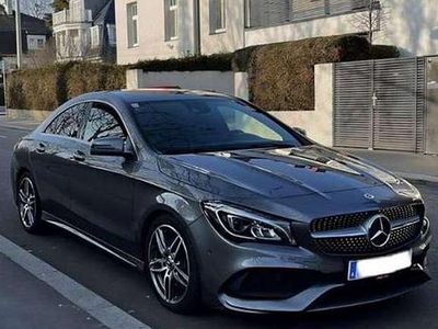 Grau Gebraucht 2018 Mercedes 220 AMG line Coupé | € 25.000