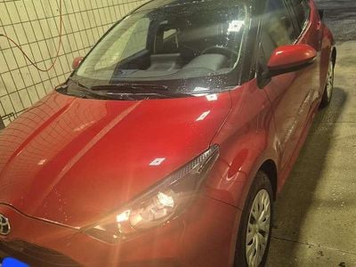 Gebraucht Toyota Yaris Active 92 PS (67 kW) 2022 Rot Limousine