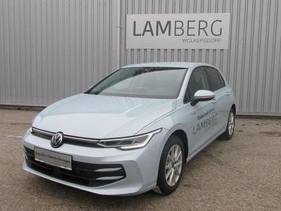 Neu VW Golf VIII 115 PS (84 kW) 2025 Dunkelblau  normal Limousine