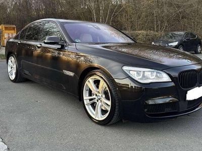 Gebraucht BMW 740 M Sport 313 PS (230 kW) 2012 Schwarz Limousine